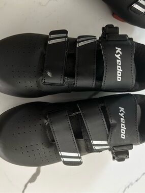 Women's Black Athletic Cycling Shoes with Secure Straps